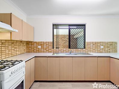 4/69 Agincourt Drive, Forrestfield WA 6058