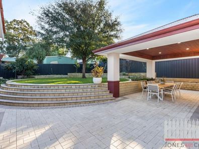 8 Railway Parade, Bassendean WA 6054