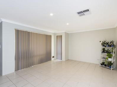 15 Wanderer Parkway, Baldivis WA 6171