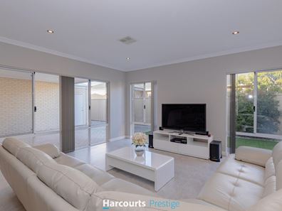 12 Tiger Circle, Southern River WA 6110