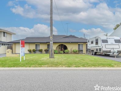 11 Saunders Street, Safety Bay WA 6169