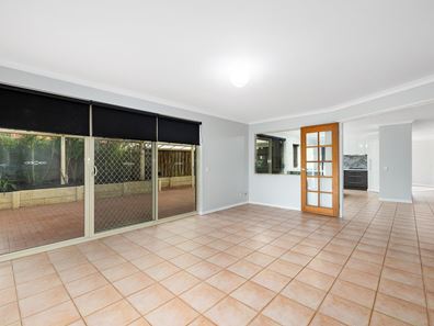 7 Pineview Place, Landsdale WA 6065
