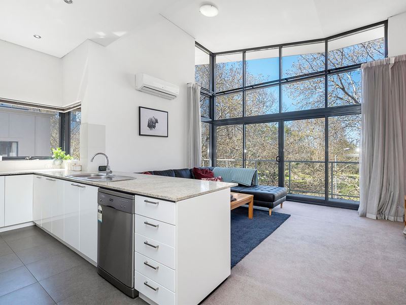 22/124 Mounts Bay Road, Perth