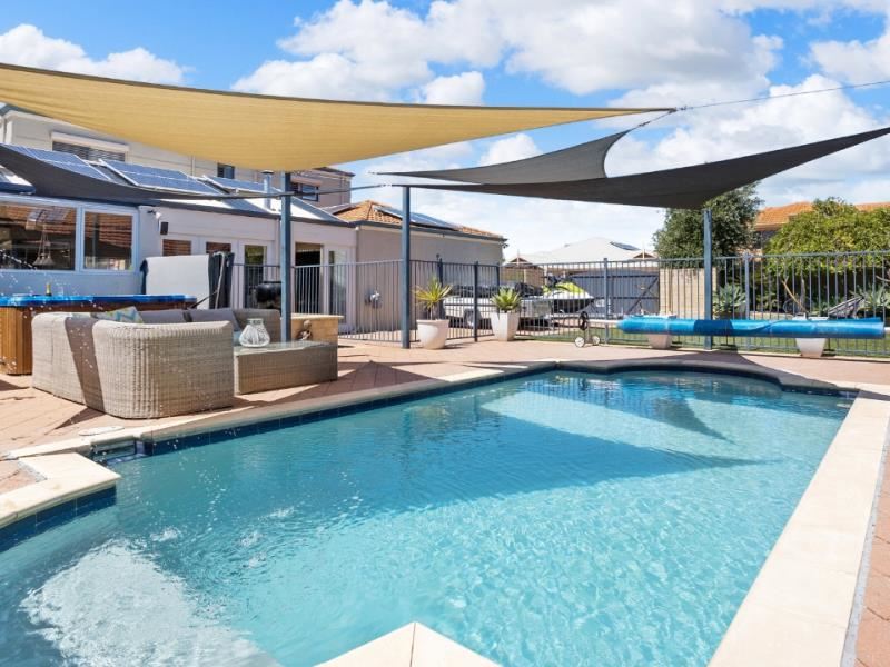 14 Marin Parade, Mindarie WA 6030