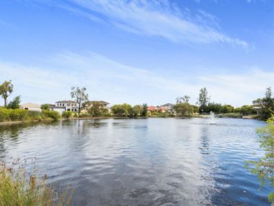 42 Admiralty Road, Canning Vale WA 6155