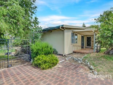 33 Clytie Road, Silver Sands WA 6210