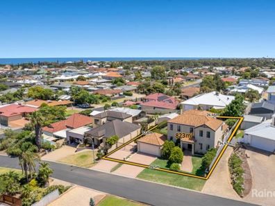 11 EBONY COURT, Halls Head WA 6210
