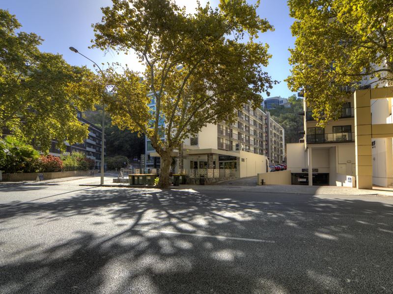504/130A Mounts Bay Road, Perth