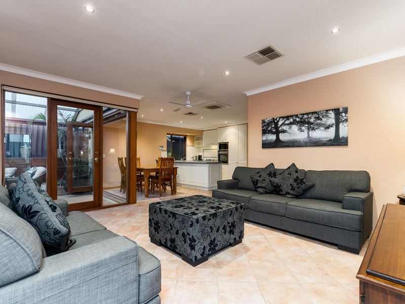 5 Wandearah Way, Kingsley