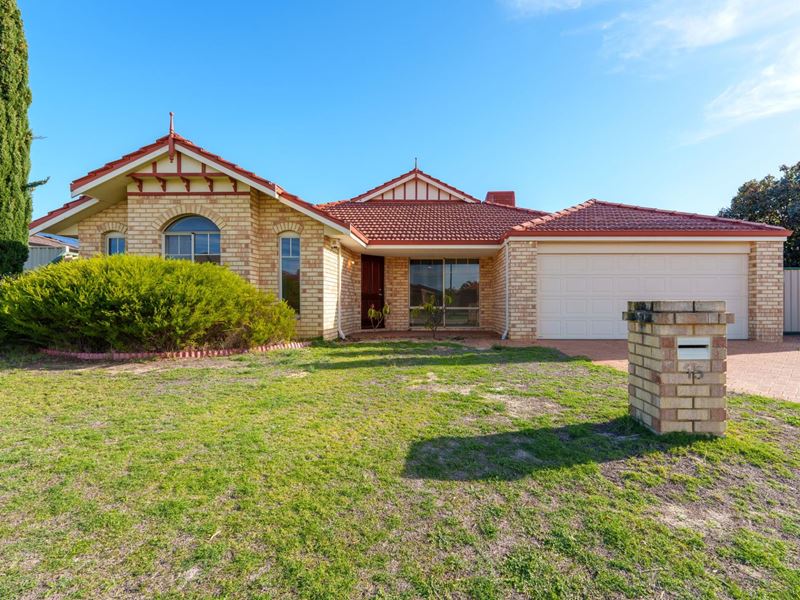 15 Caroline Crescent, Bertram