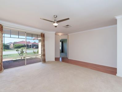 15 Caroline Crescent, Bertram WA 6167