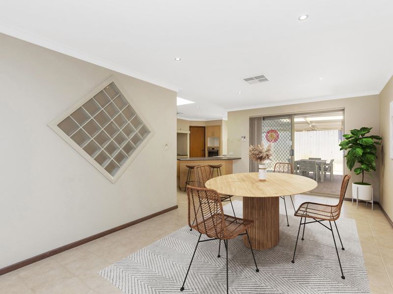 37 Cardwell Avenue, Noranda