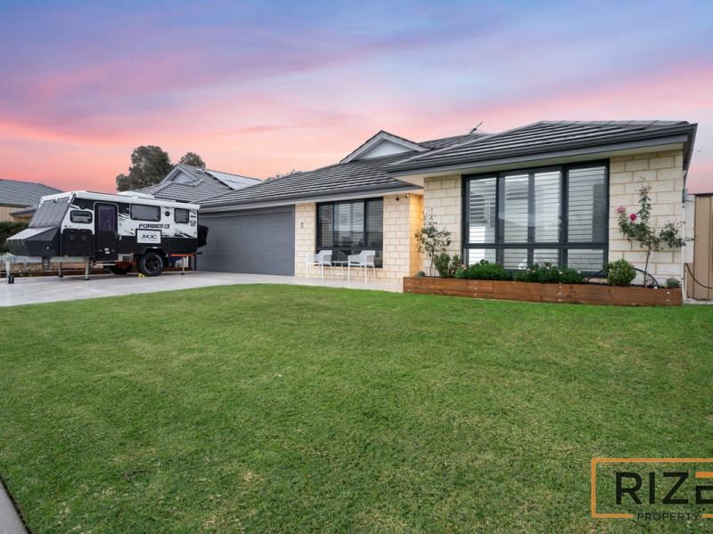 5 Rocklands Loop, Carramar WA 6031