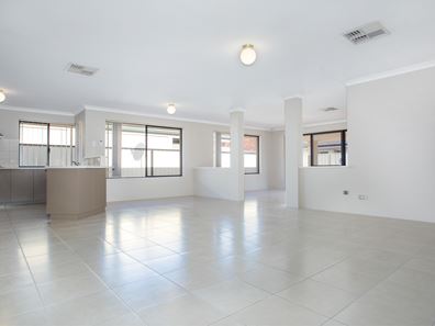 8 Meerup Drive, Success WA 6164