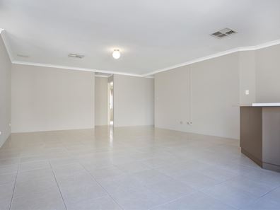 8 Meerup Drive, Success WA 6164