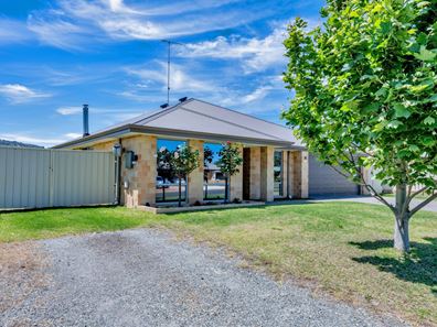 4 ELLIOTT STREET, Waroona WA 6215