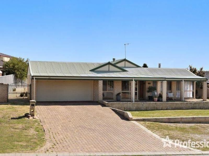 29 Oaklands Avenue, Halls Head WA 6210