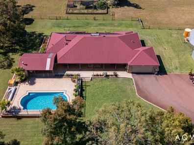 2 Tranquil Retreat, Barragup WA 6209