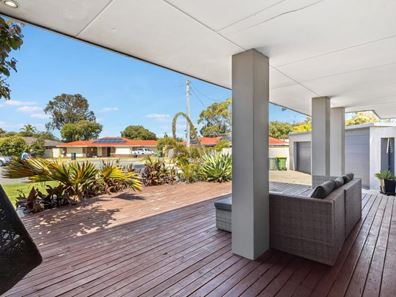 22 Rotohine Place, Cooloongup WA 6168