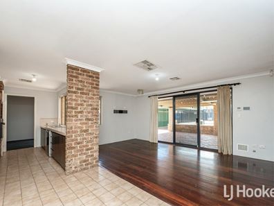 8 Newbold Court, Gosnells WA 6110