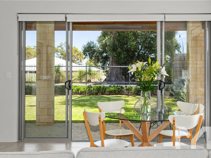 7 Yellowtail Grove, Beeliar