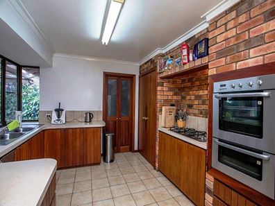 33 Risley Way, Carine WA 6020