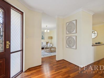 16 Marianne Way, Alexander Heights WA 6064