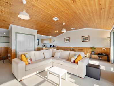 10B Larwood Elbow, Seabird WA 6042