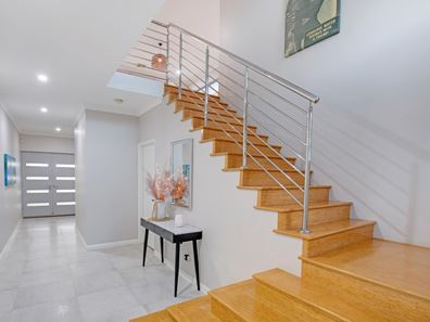 21 Eyrean Way, Gwelup WA 6018