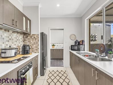 1 Pymore Crescent, Butler WA 6036