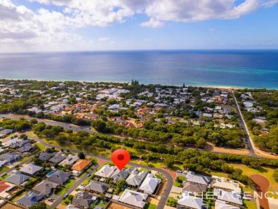 18 Marsupial Bend, Broadwater WA 6280
