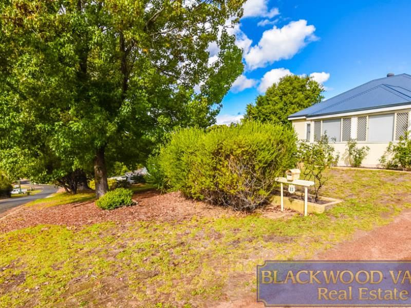11 Lockley Avenue, Bridgetown WA 6255