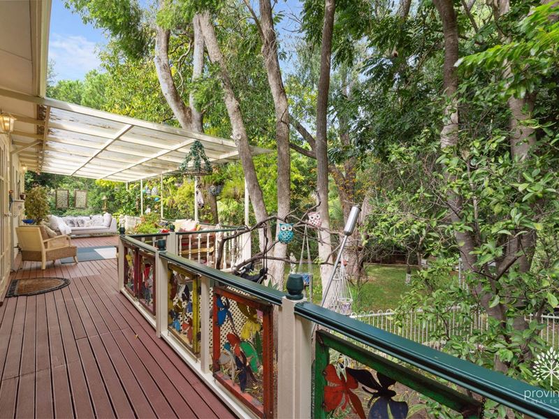 65 Falls Road, Lesmurdie WA 6076