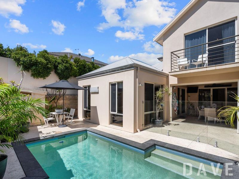 12 Madeira Turn, Hillarys WA 6025