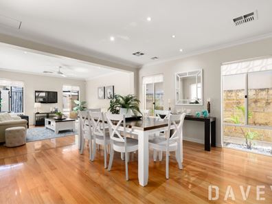 12 Madeira Turn, Hillarys WA 6025