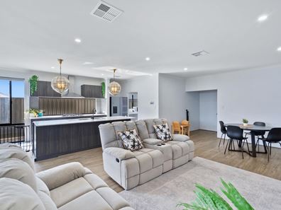 2 Biltmore Street, Lakelands WA 6180