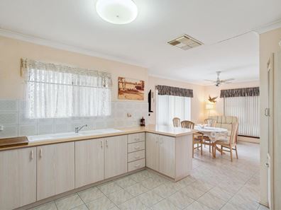 417 Summerlakes Parade, Ballajura WA 6066