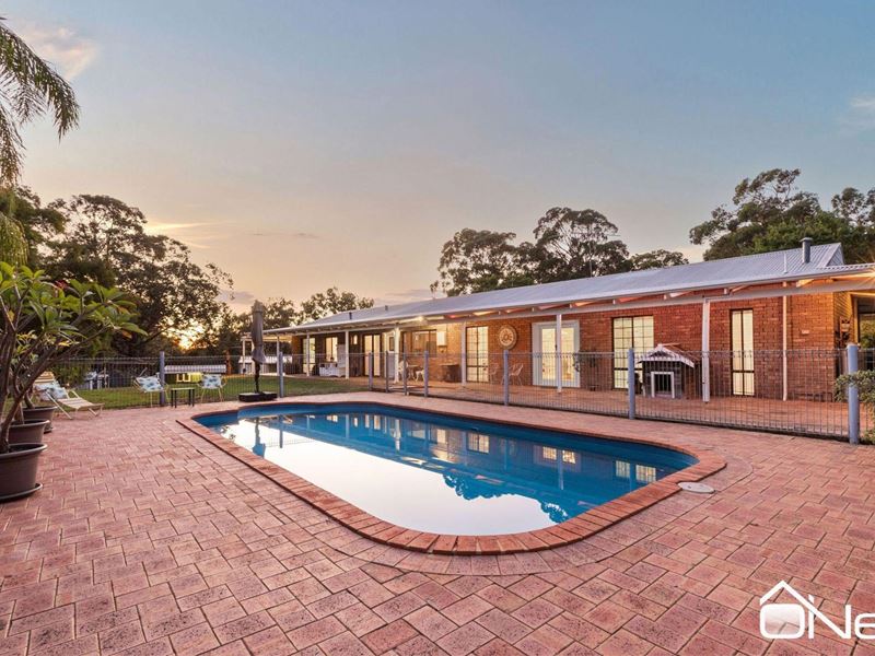 62 Allum Way, Serpentine