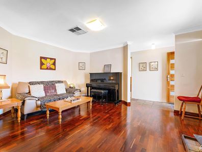 18 Bothe Court, Seville Grove WA 6112