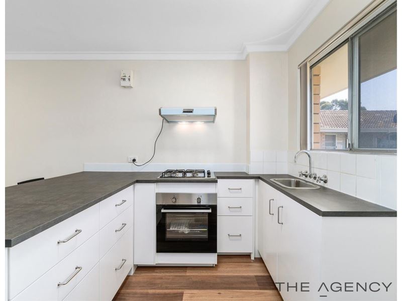 15B/305 Harborne Street, Glendalough WA 6016