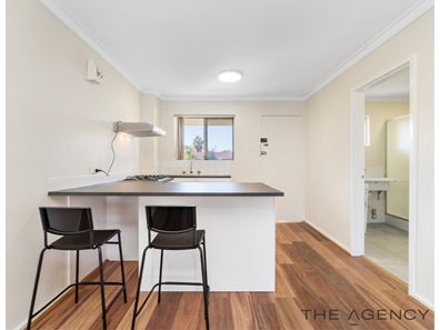15B/305 Harborne Street, Glendalough WA 6016