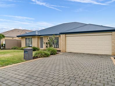 2 Bain Square, Forrestfield WA 6058