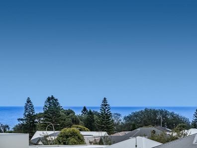 9 Blackpool Promenade, Iluka WA 6028