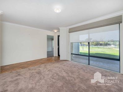 13 Pearson Place, Uduc WA 6220