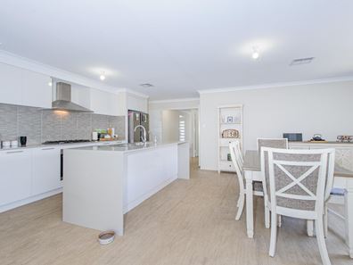 15 Linacre Road, Bullsbrook WA 6084