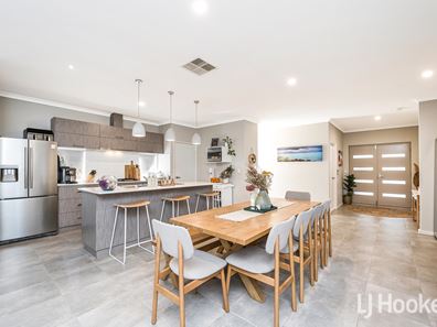 12 Appleton Road, Piara Waters WA 6112
