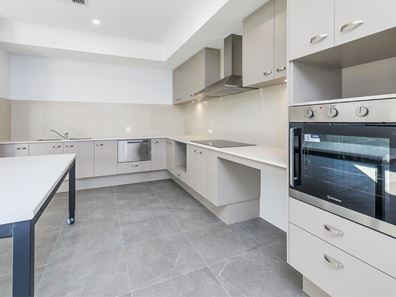 11 Biltmore Street, Lakelands WA 6180