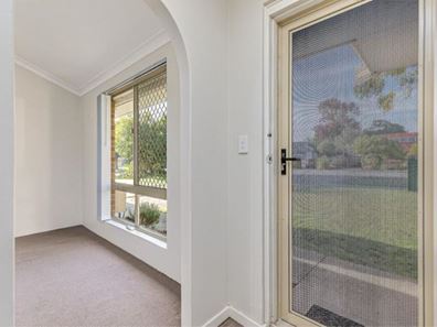 21B Wynyard Way, Thornlie WA 6108