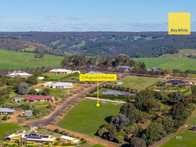 5 Magnolia Retreat, Kangaroo Gully WA 6255