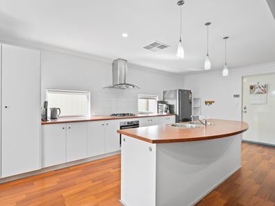 28 Fairburn Crescent, Baldivis WA 6171